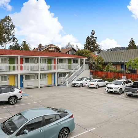Signature Inn Berkeley Exterior photo